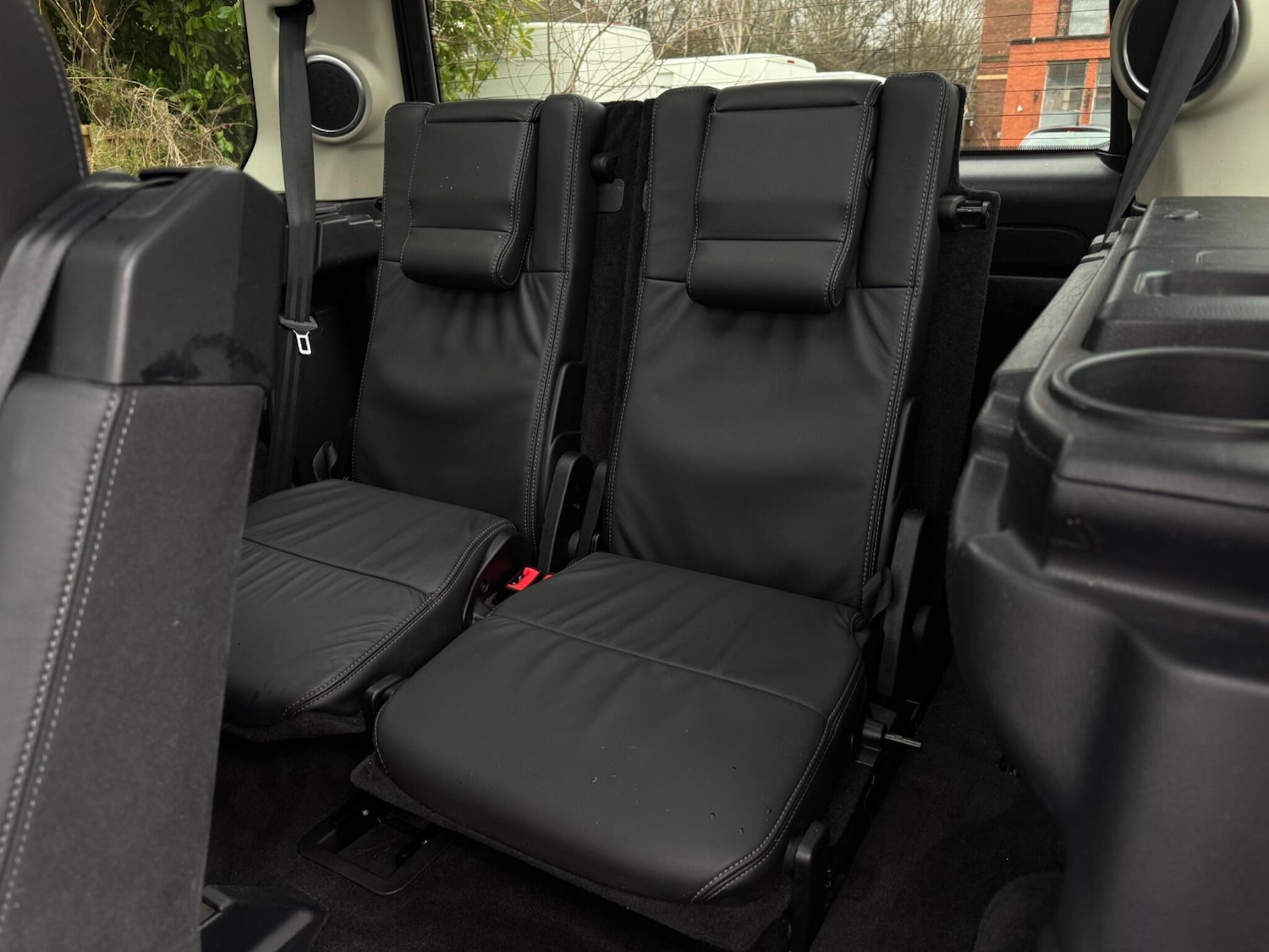 Used Land Rover Discovery 4 2015 for sale - 77658716: Photo 30