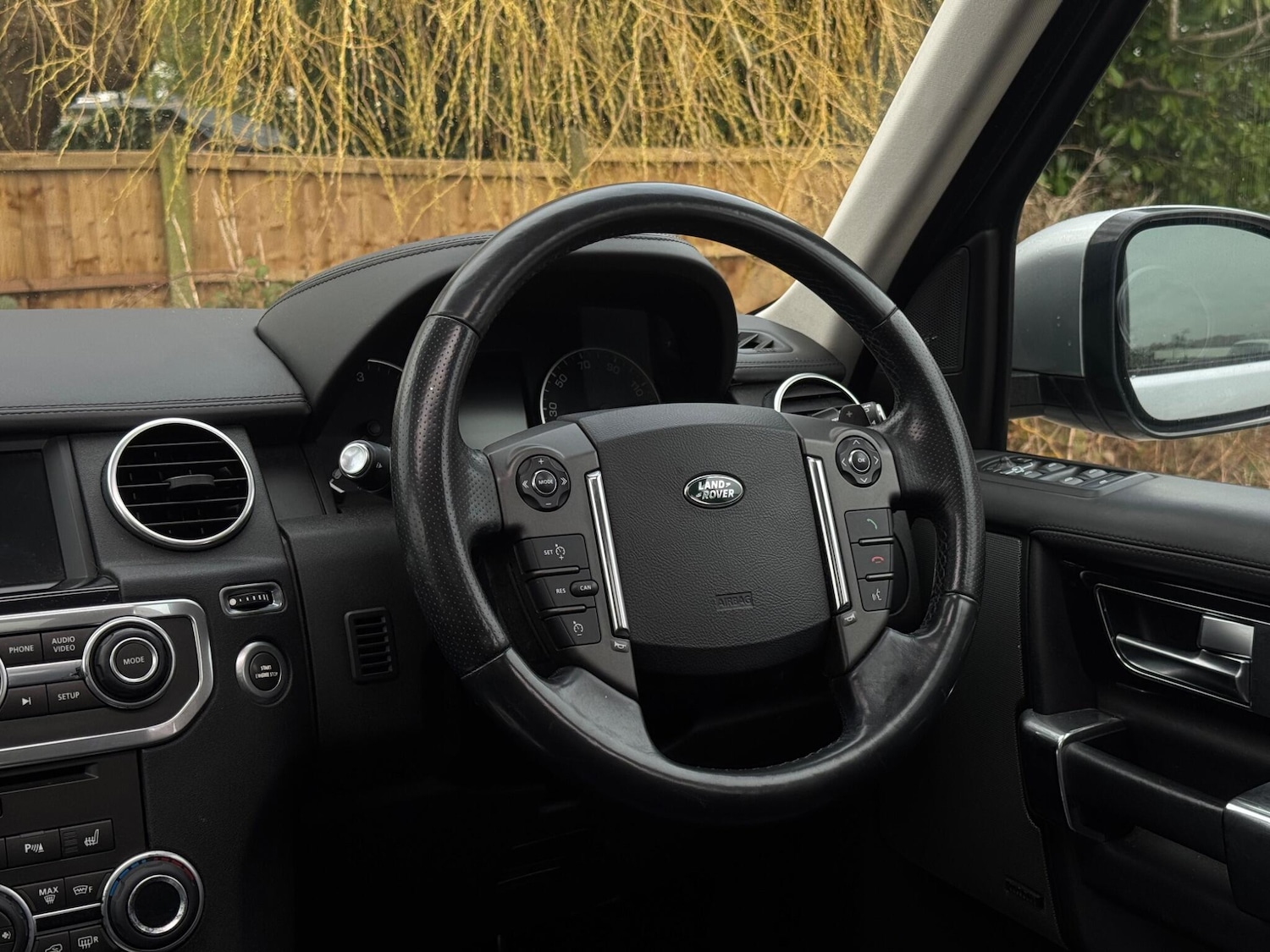 Used Land Rover Discovery 4 2015 for sale - 77658716: Photo 34