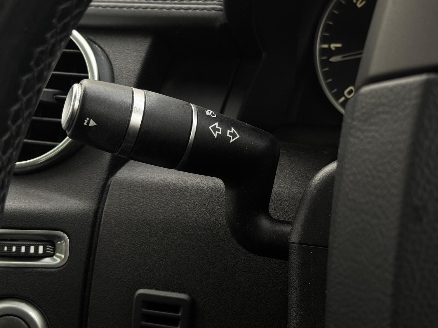 Used Land Rover Discovery 4 2015 for sale - 77658716: Photo 43