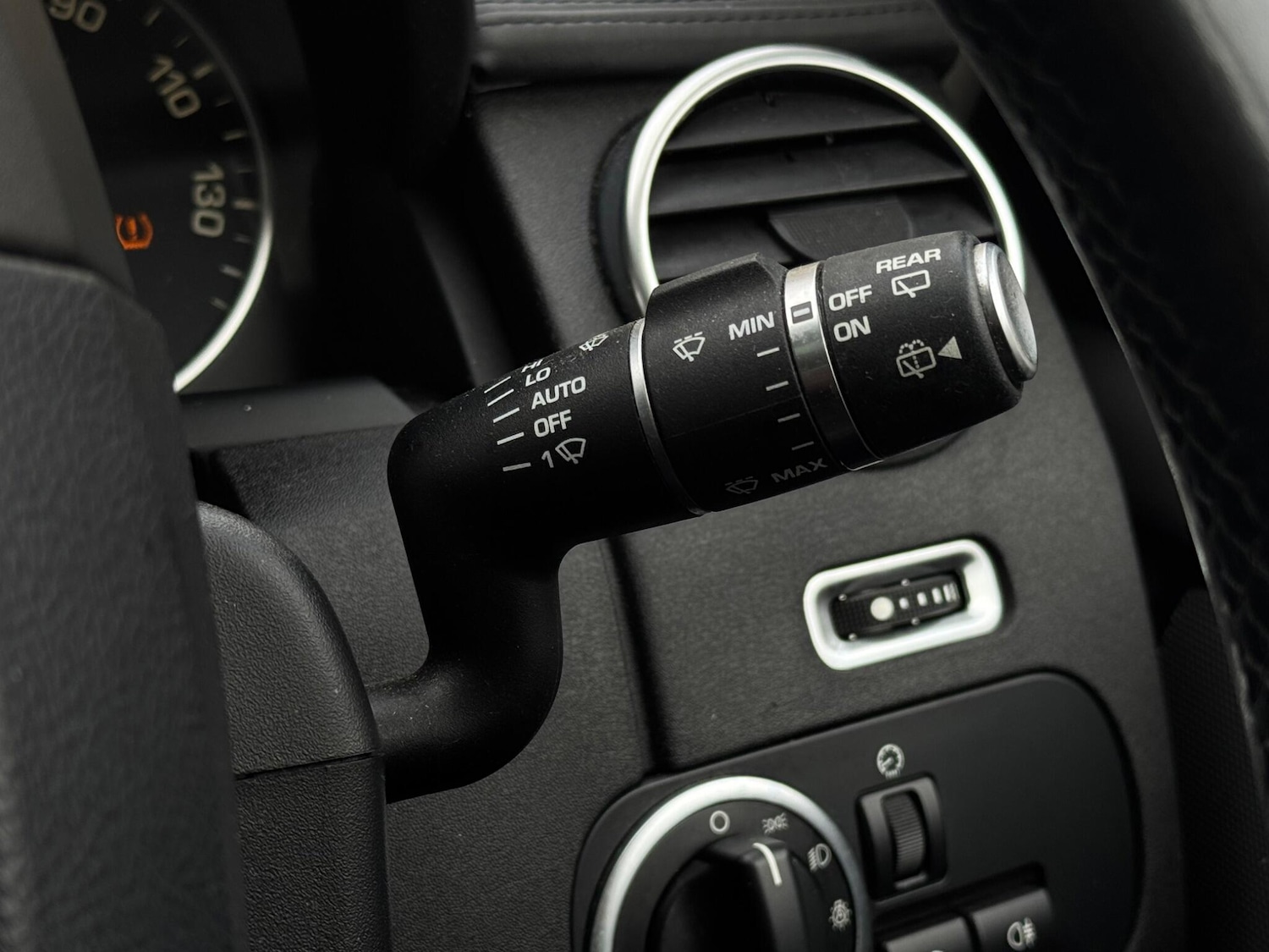 Used Land Rover Discovery 4 2015 for sale - 77658716: Photo 45