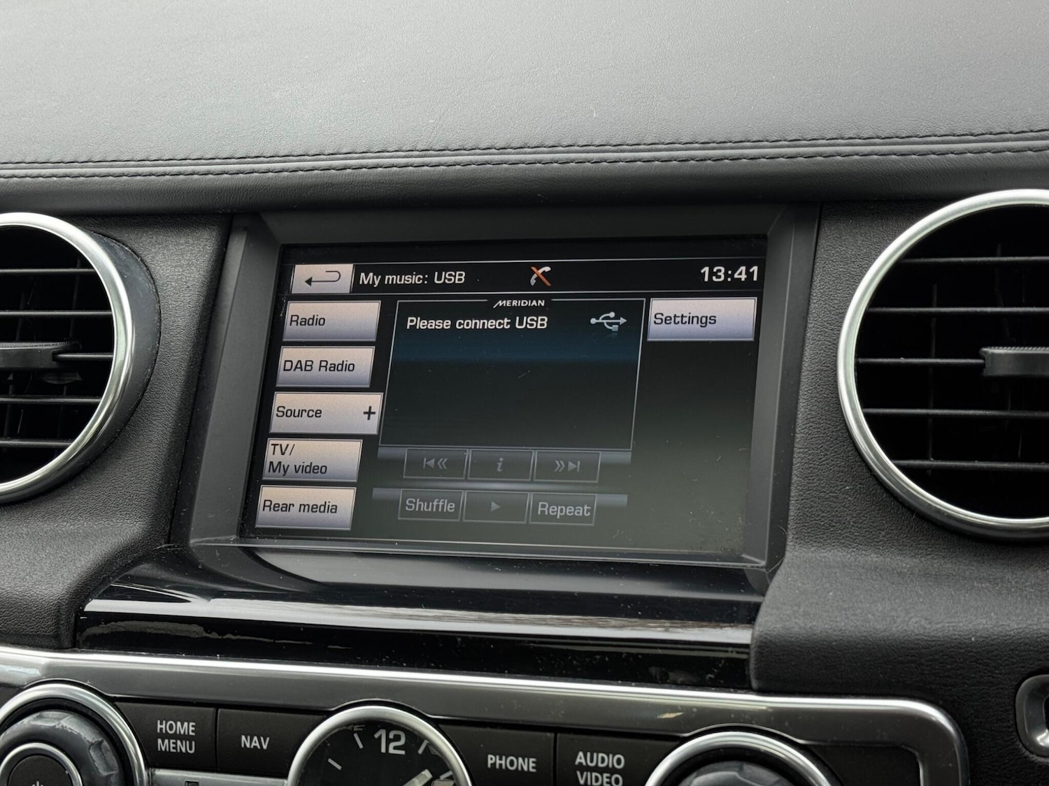 Used Land Rover Discovery 4 2015 for sale - 77658716: Photo 54