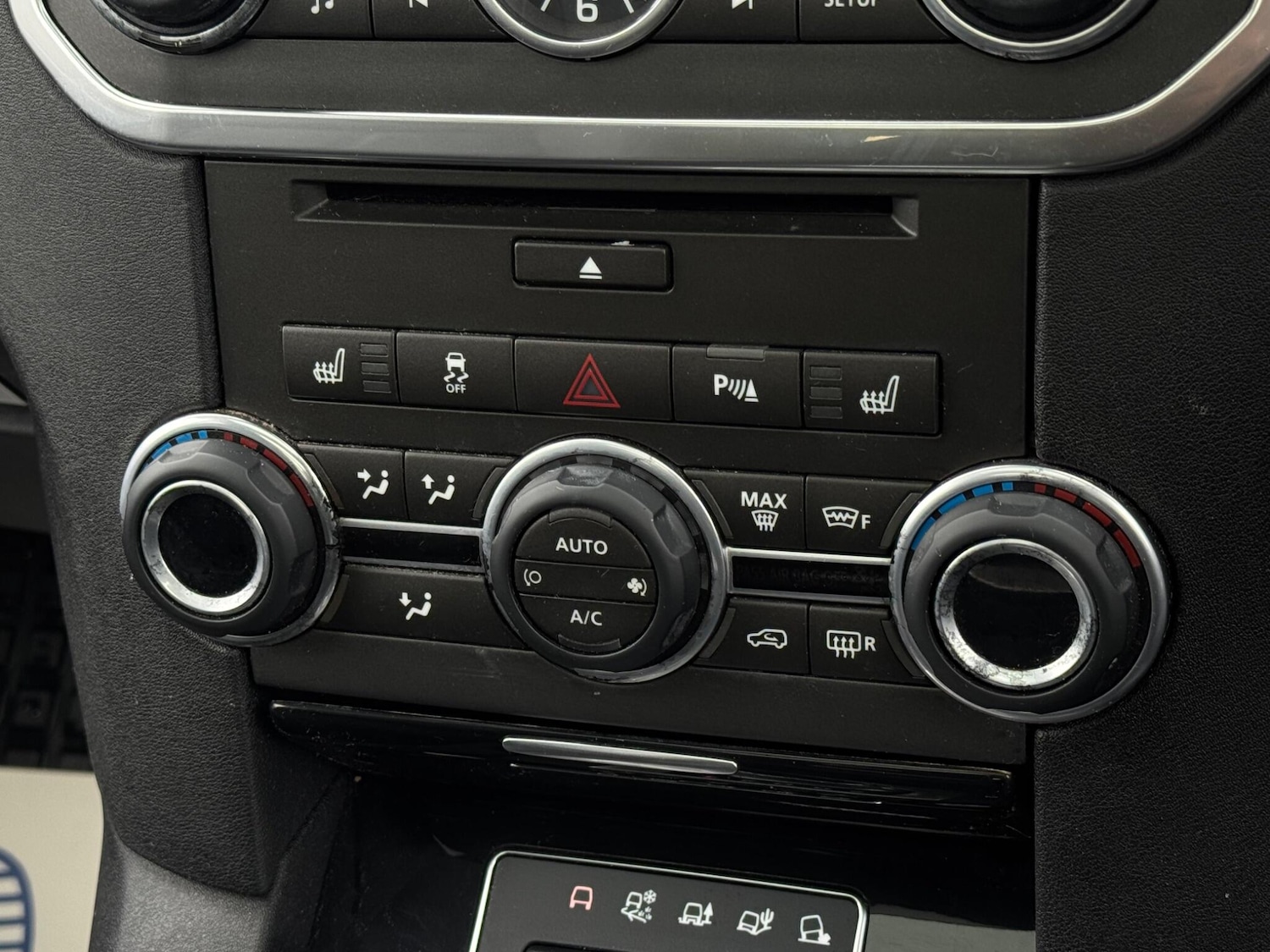 Used Land Rover Discovery 4 2015 for sale - 77658716: Photo 62