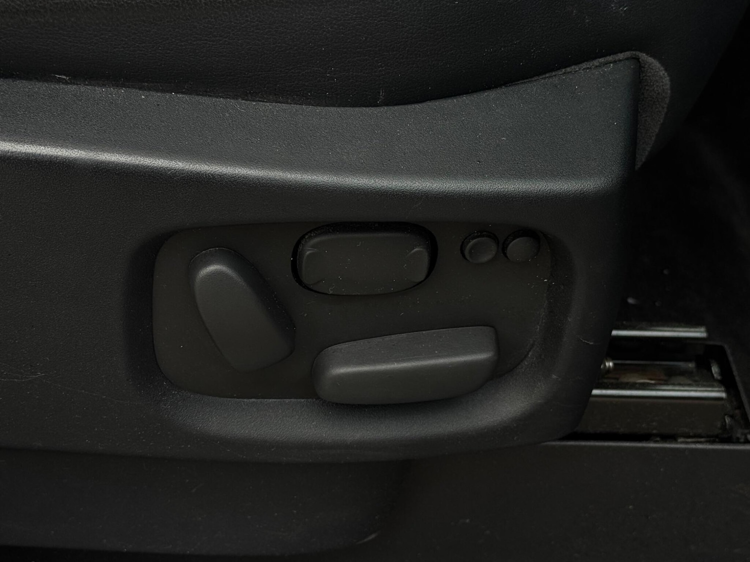 Used Land Rover Discovery 4 2015 for sale - 77658716: Photo 74