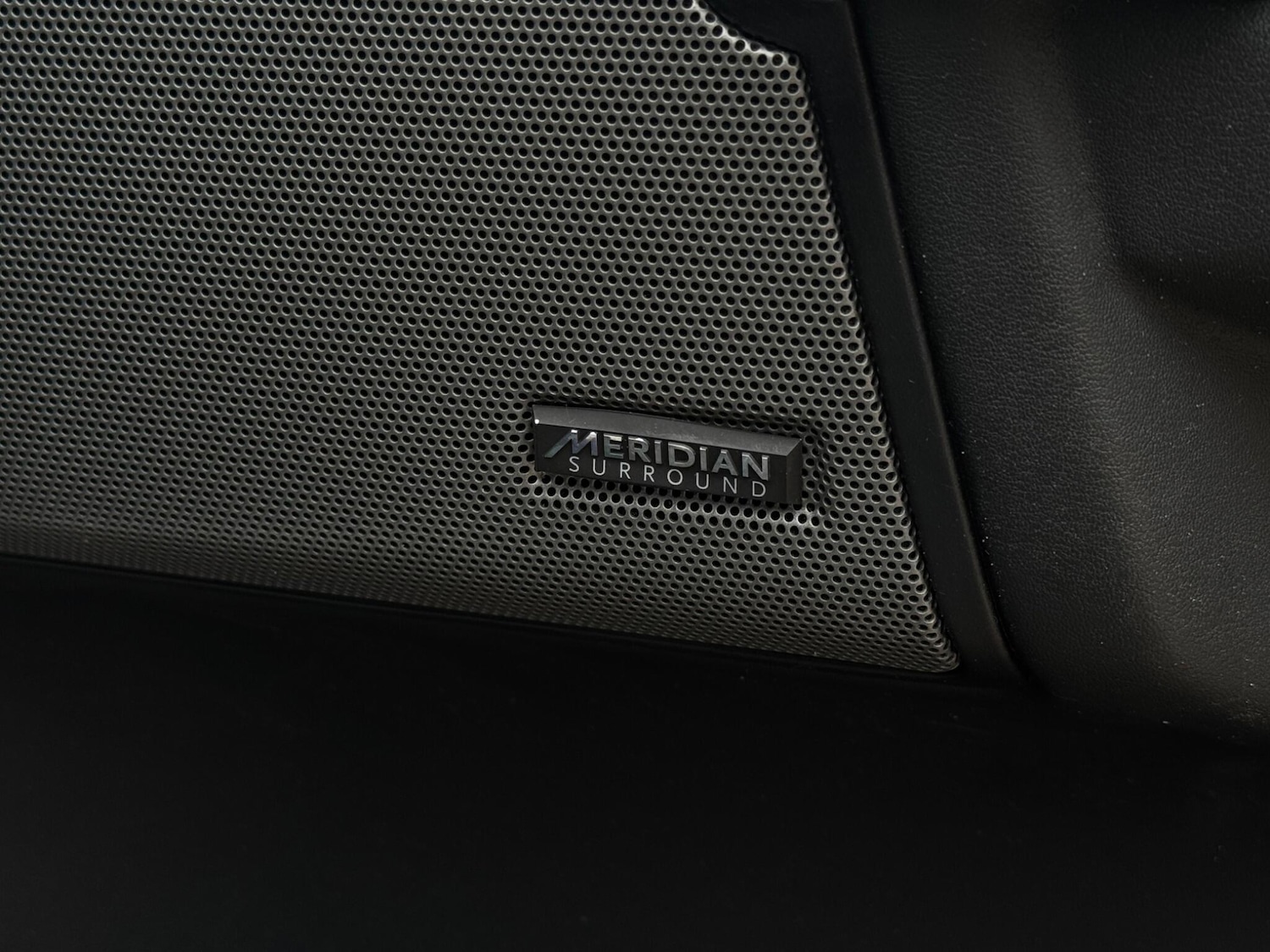 Used Land Rover Discovery 4 2015 for sale - 77658716: Photo 76