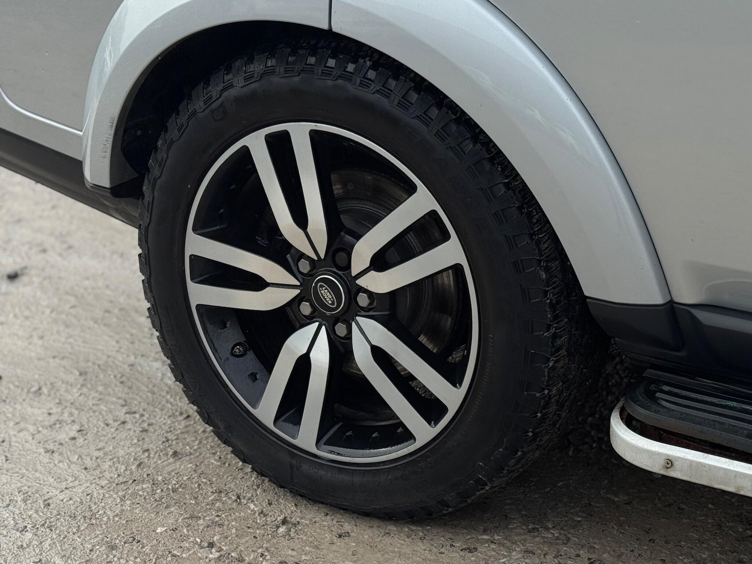 Used Land Rover Discovery 4 2015 for sale - 77658716: Photo 97