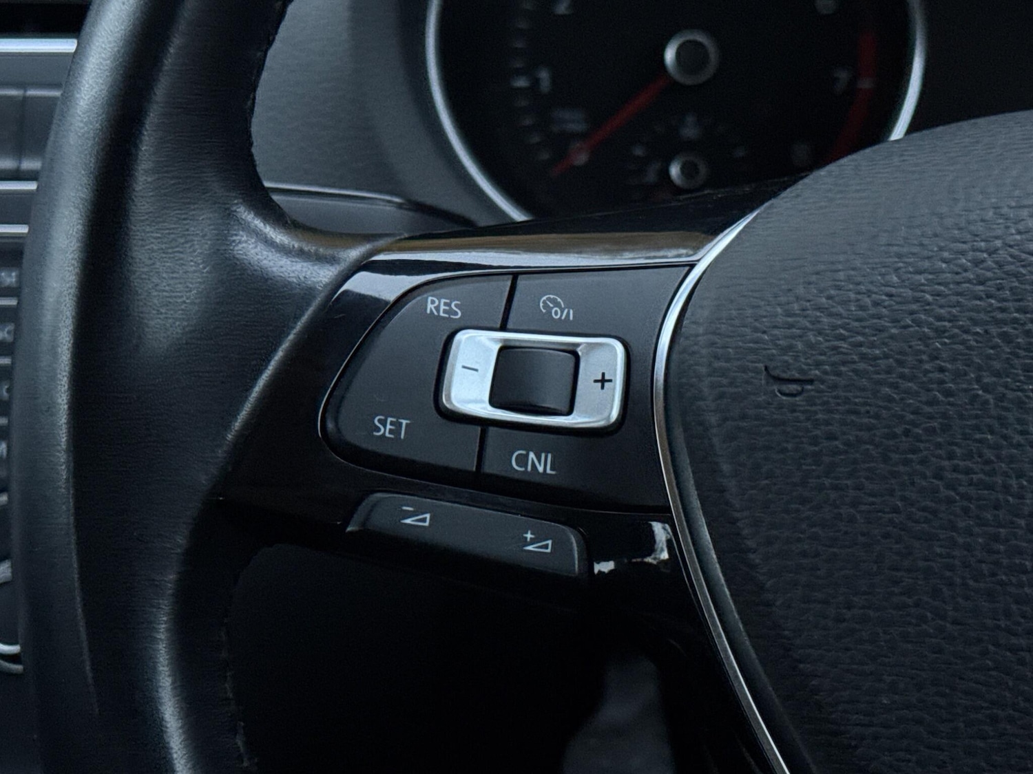 Used Volkswagen Polo 2015 for sale - 76432047: Photo 33