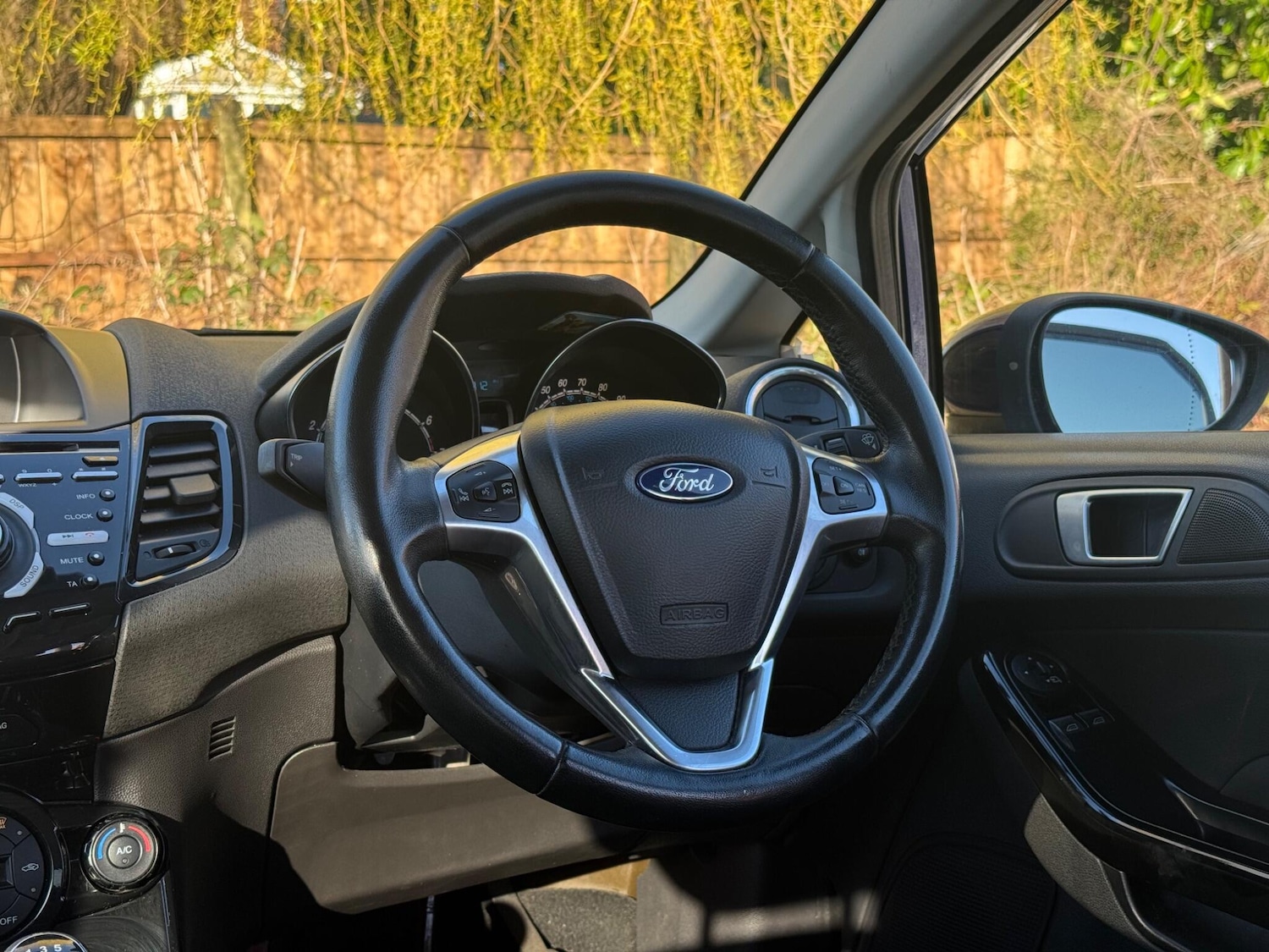 Used Ford Fiesta 2015 for sale - 77940799: Photo 30