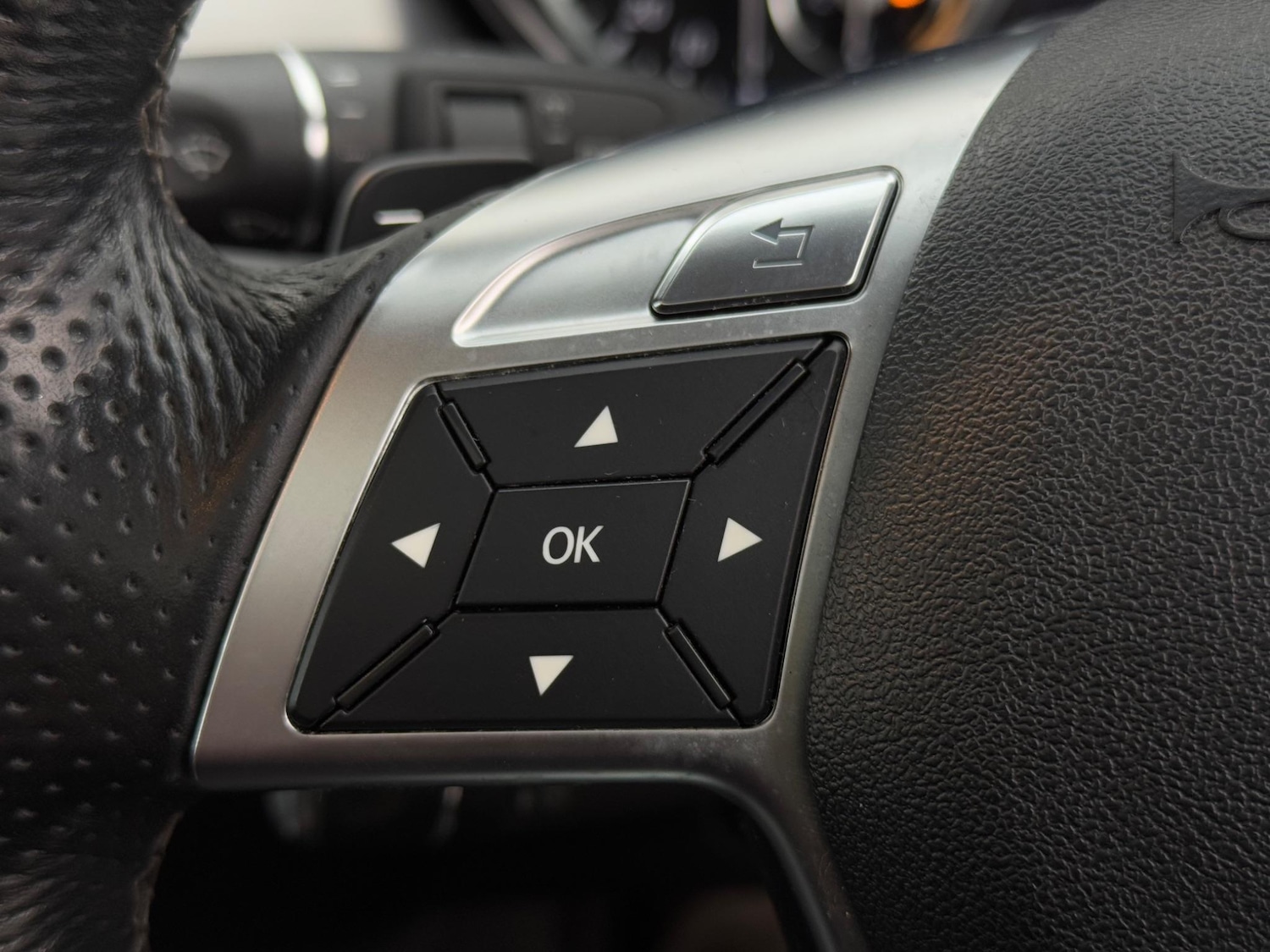 Used Mercedes-Benz M Class 2013 for sale - 76990989: Photo 35