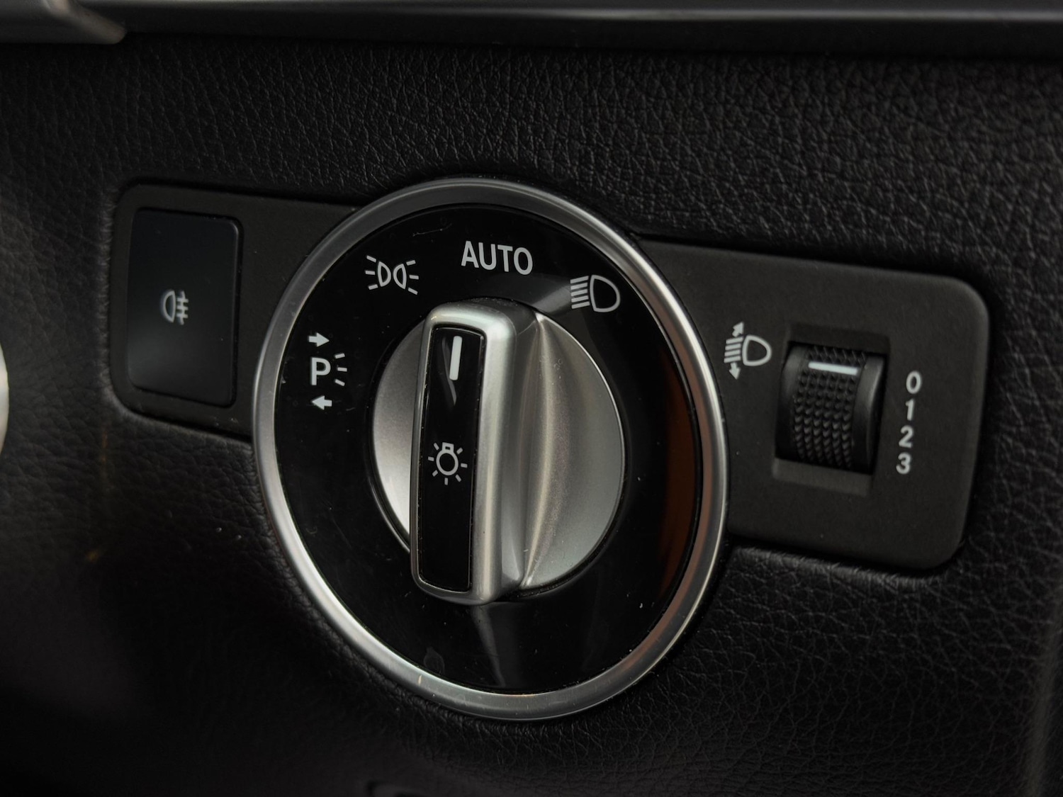 Used Mercedes-Benz M Class 2013 for sale - 76990989: Photo 59