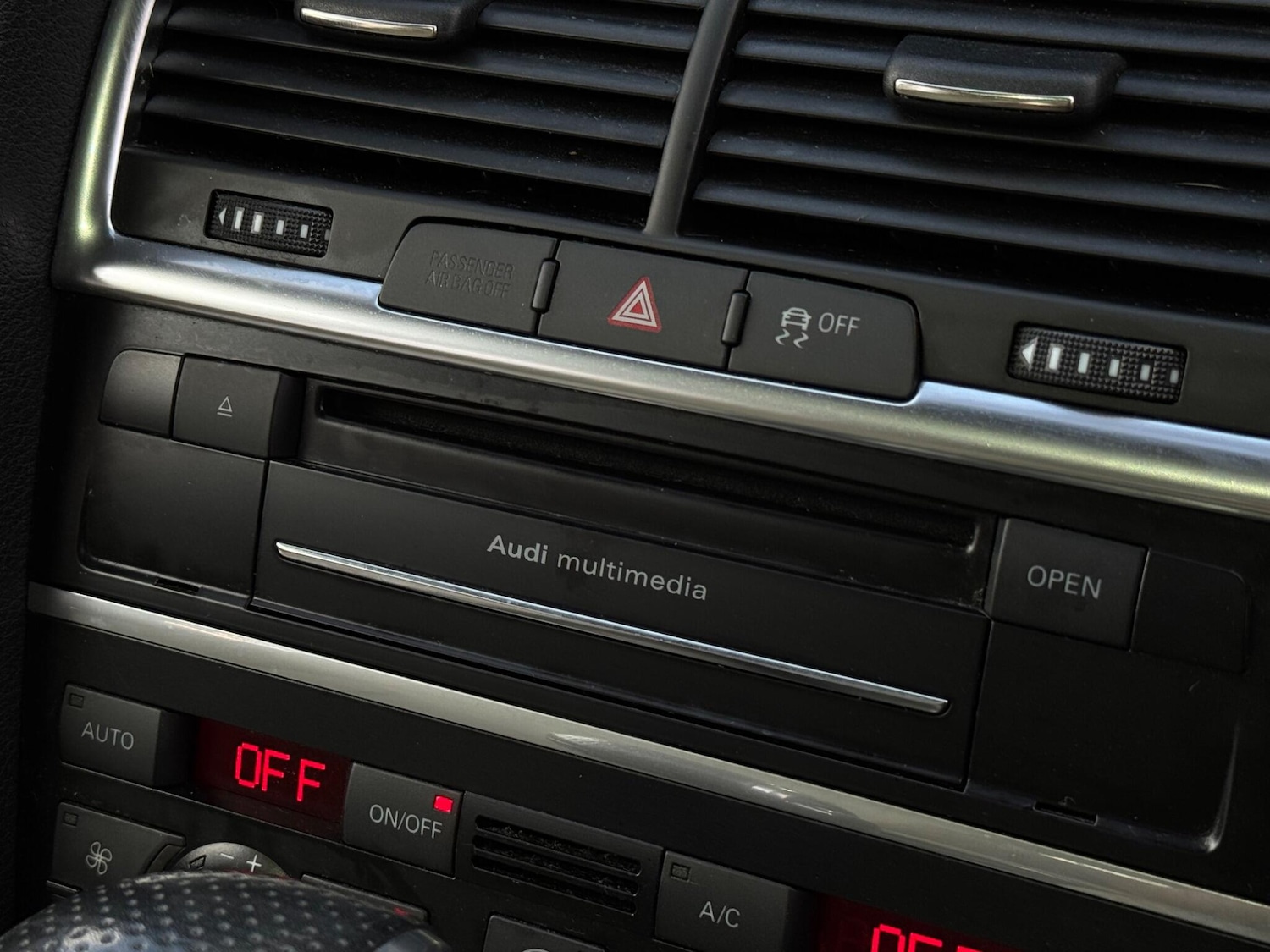 Used Audi Q7 2012 for sale - 76865617: Photo 42