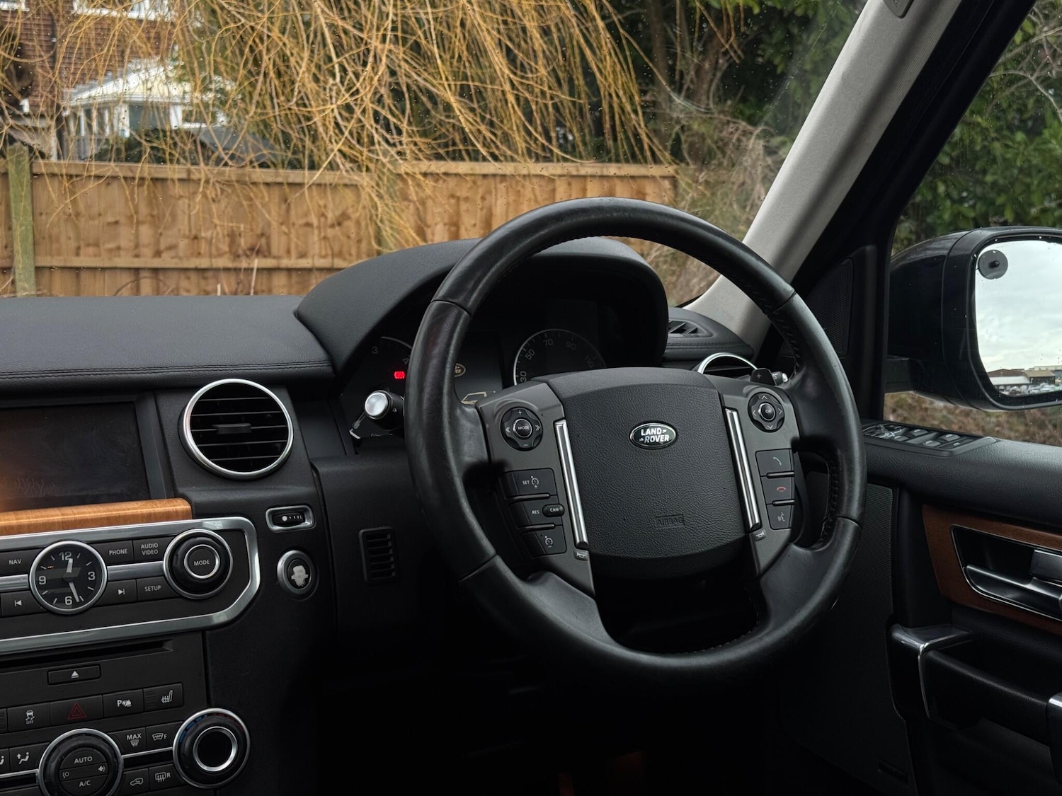 Used Land Rover Discovery 4 2015 for sale - 77268019: Photo 34