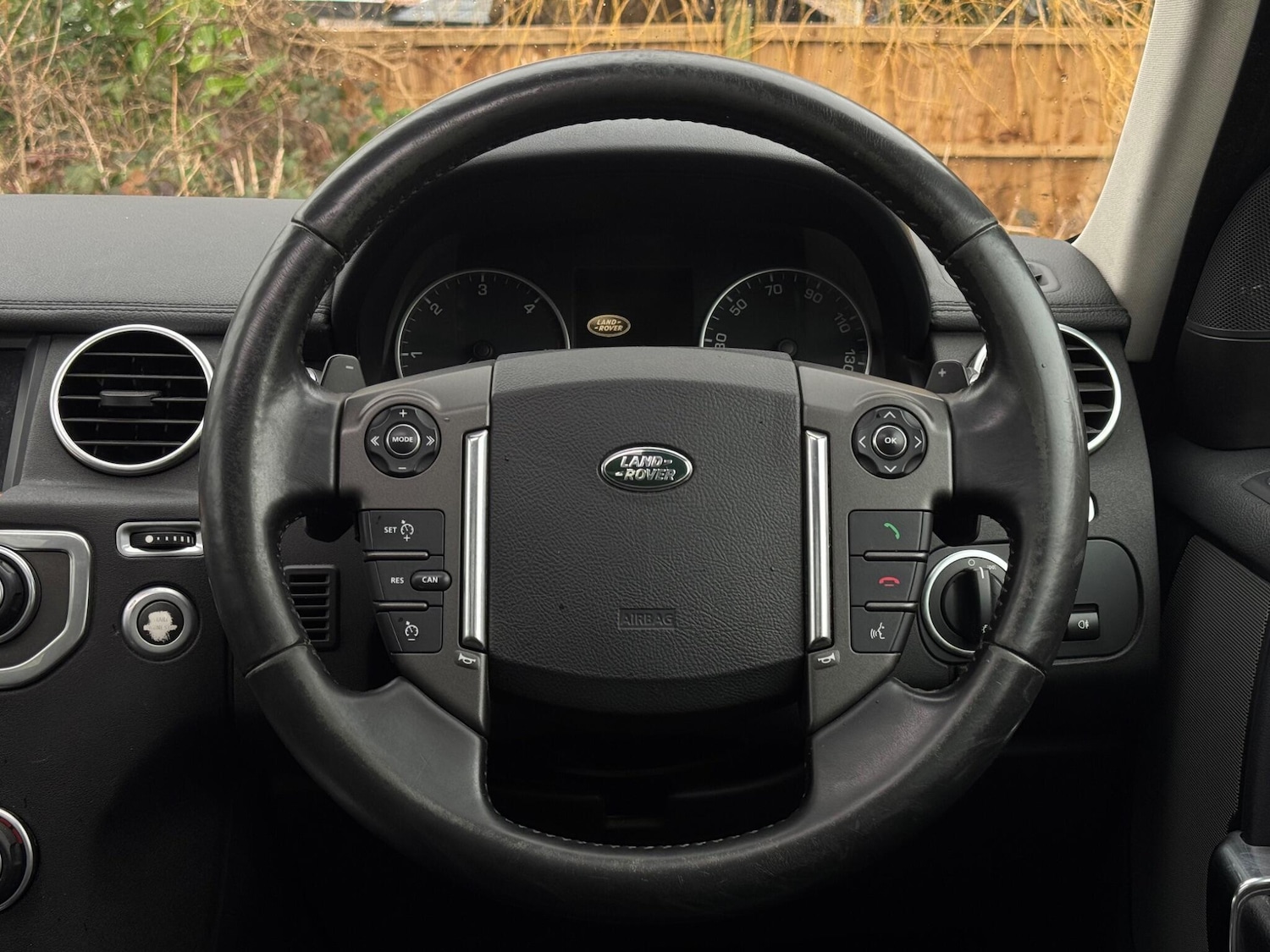 Used Land Rover Discovery 4 2015 for sale - 77268019: Photo 35