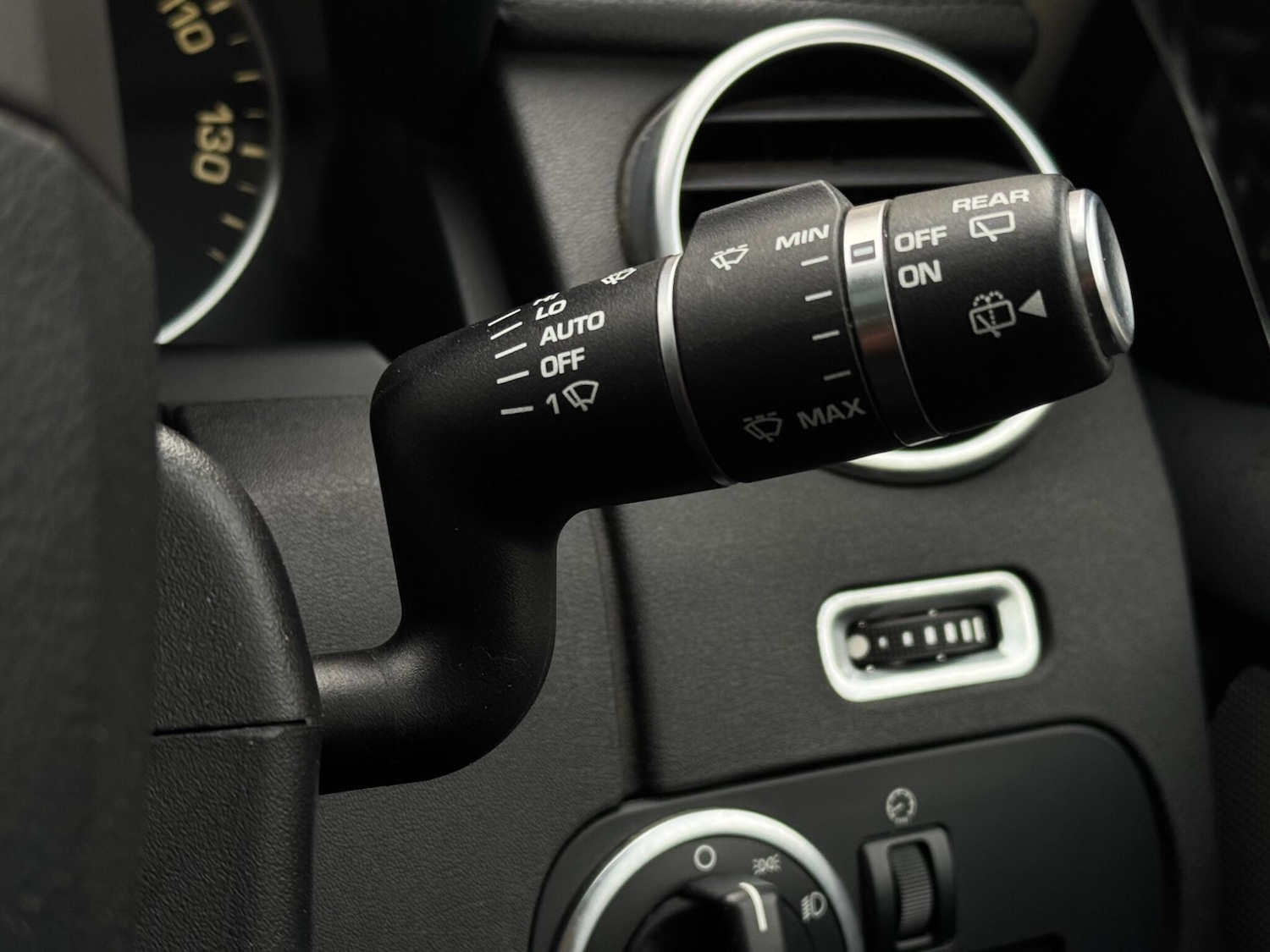 Used Land Rover Discovery 4 2015 for sale - 77268019: Photo 43