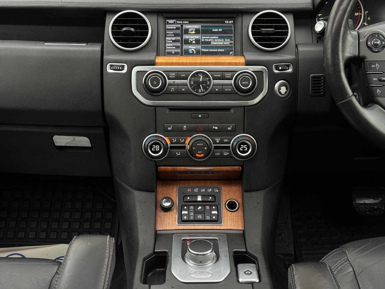 Used Land Rover Discovery 4 2015 for sale - 77268019: Photo 46