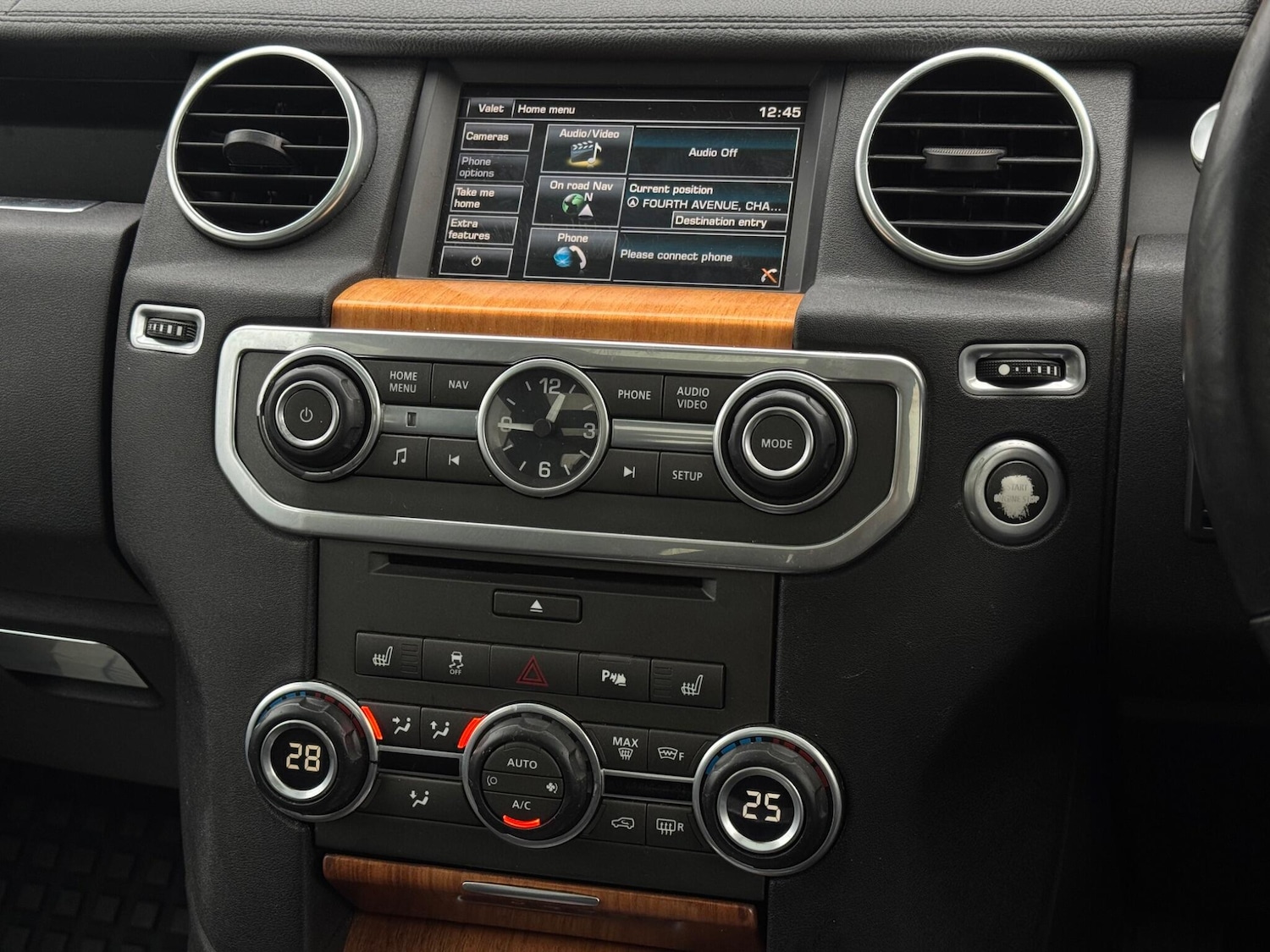 Used Land Rover Discovery 4 2015 for sale - 77268019: Photo 55