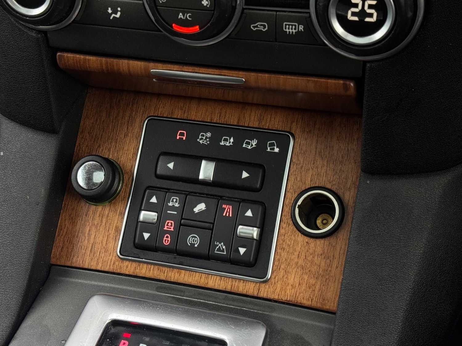 Used Land Rover Discovery 4 2015 for sale - 77268019: Photo 61