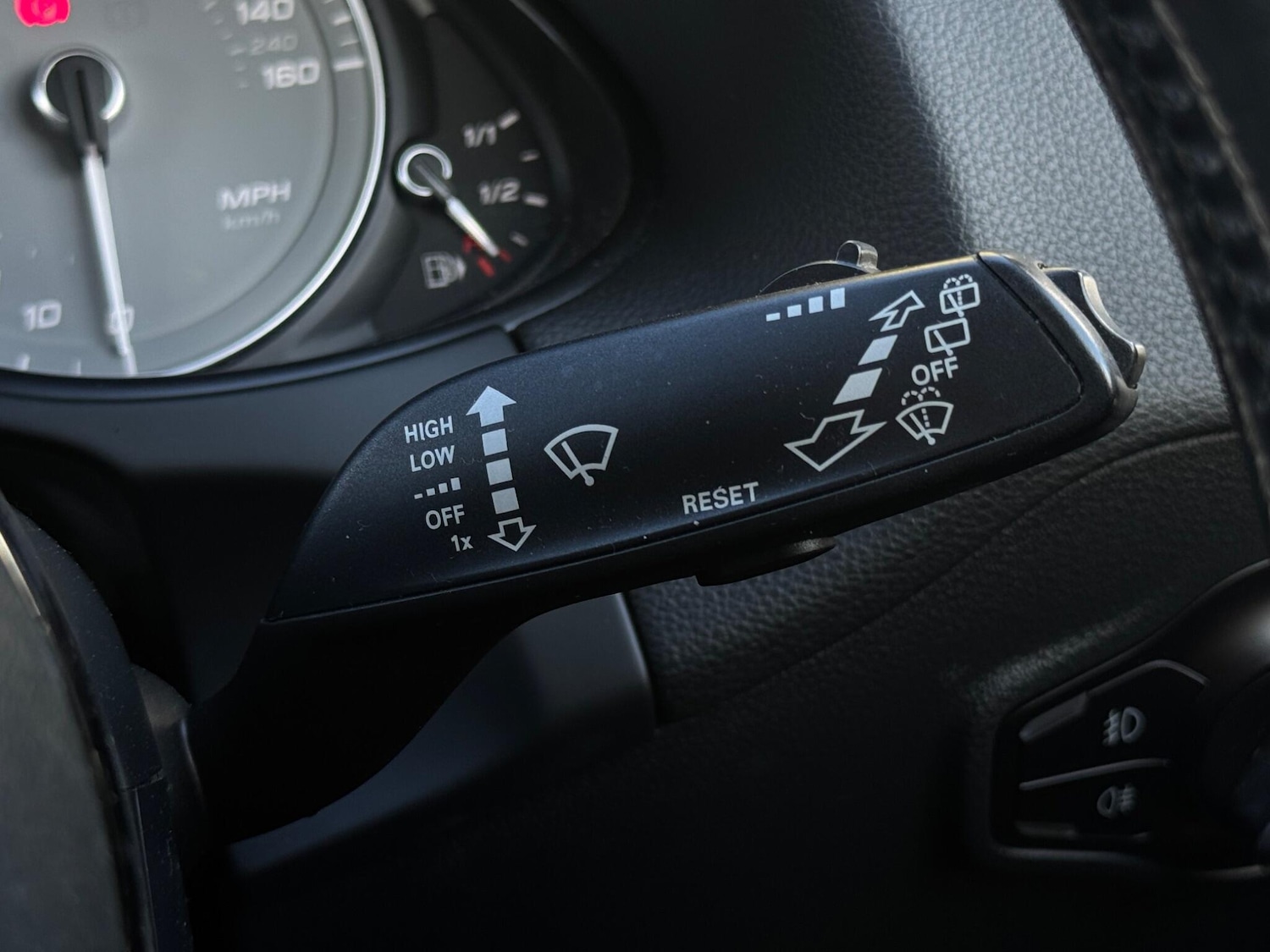Used Audi SQ5 2015 for sale - 75927965: Photo 37