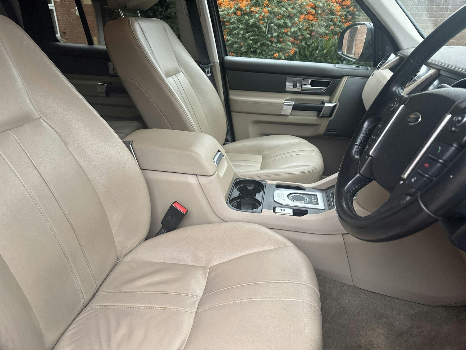 Used Land Rover Discovery 2014 for sale - 77478940: Photo 6