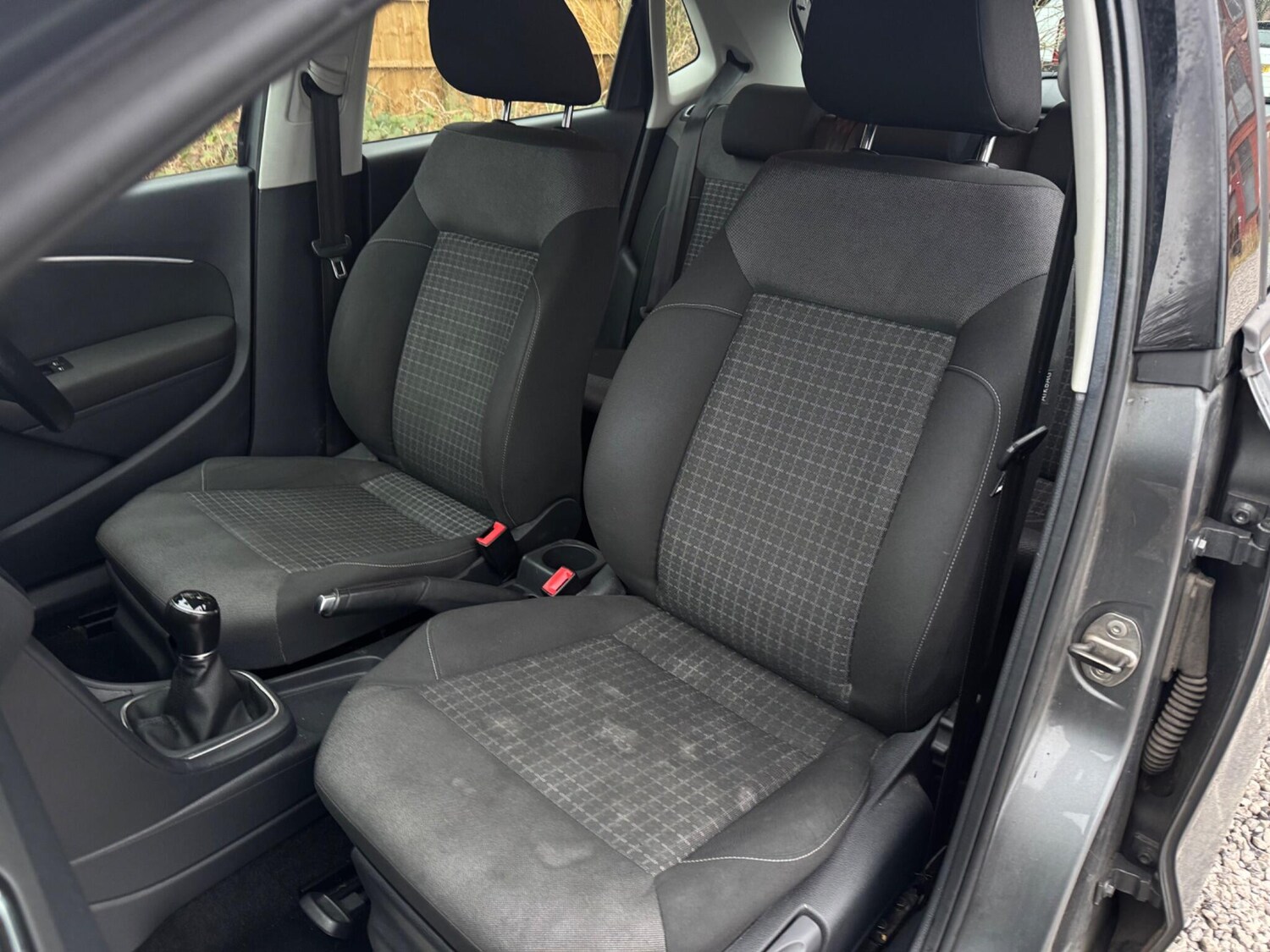 Used Volkswagen Polo 2015 for sale - 76899654: Photo 25