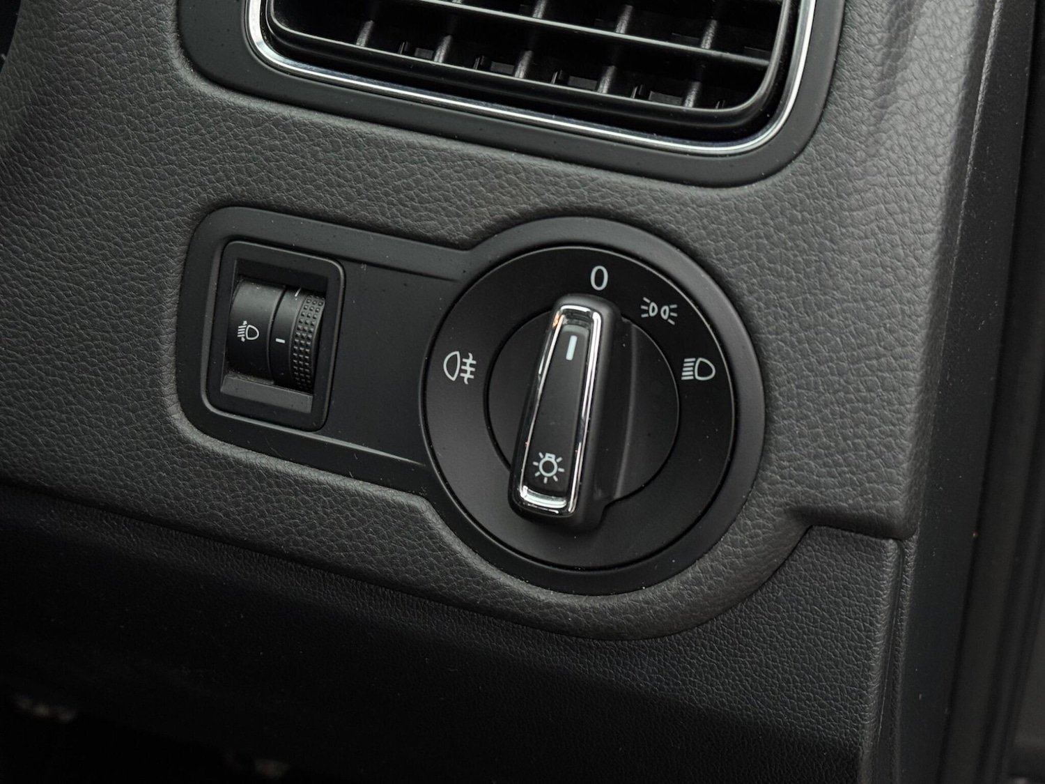 Used Volkswagen Polo 2015 for sale - 76899654: Photo 57