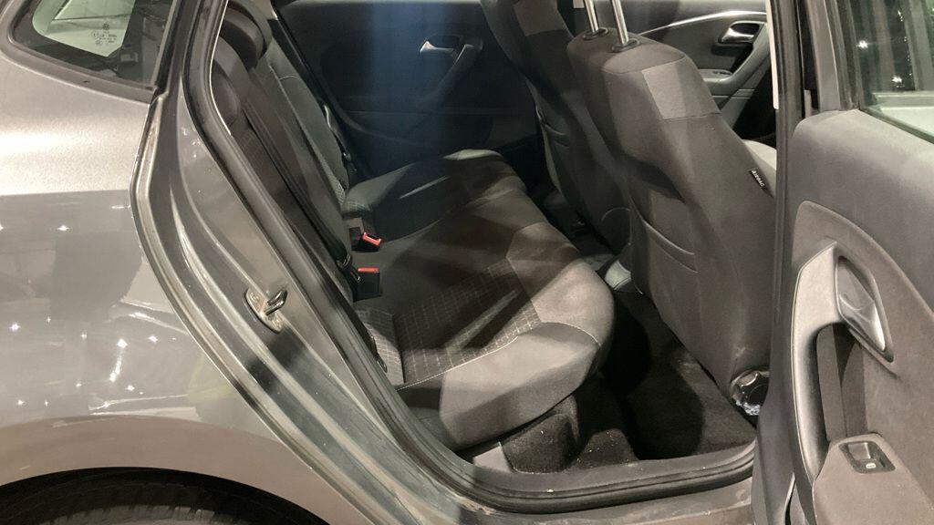 Used Volkswagen Polo 2015 for sale - 76899654: Photo 9