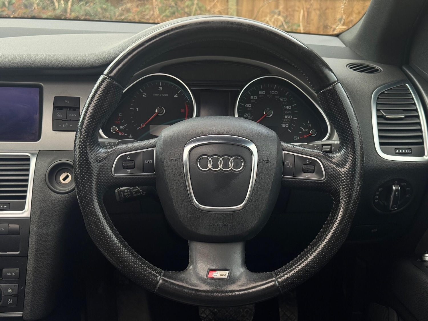 Used Audi Q7 2010 for sale - 77215471: Photo 38