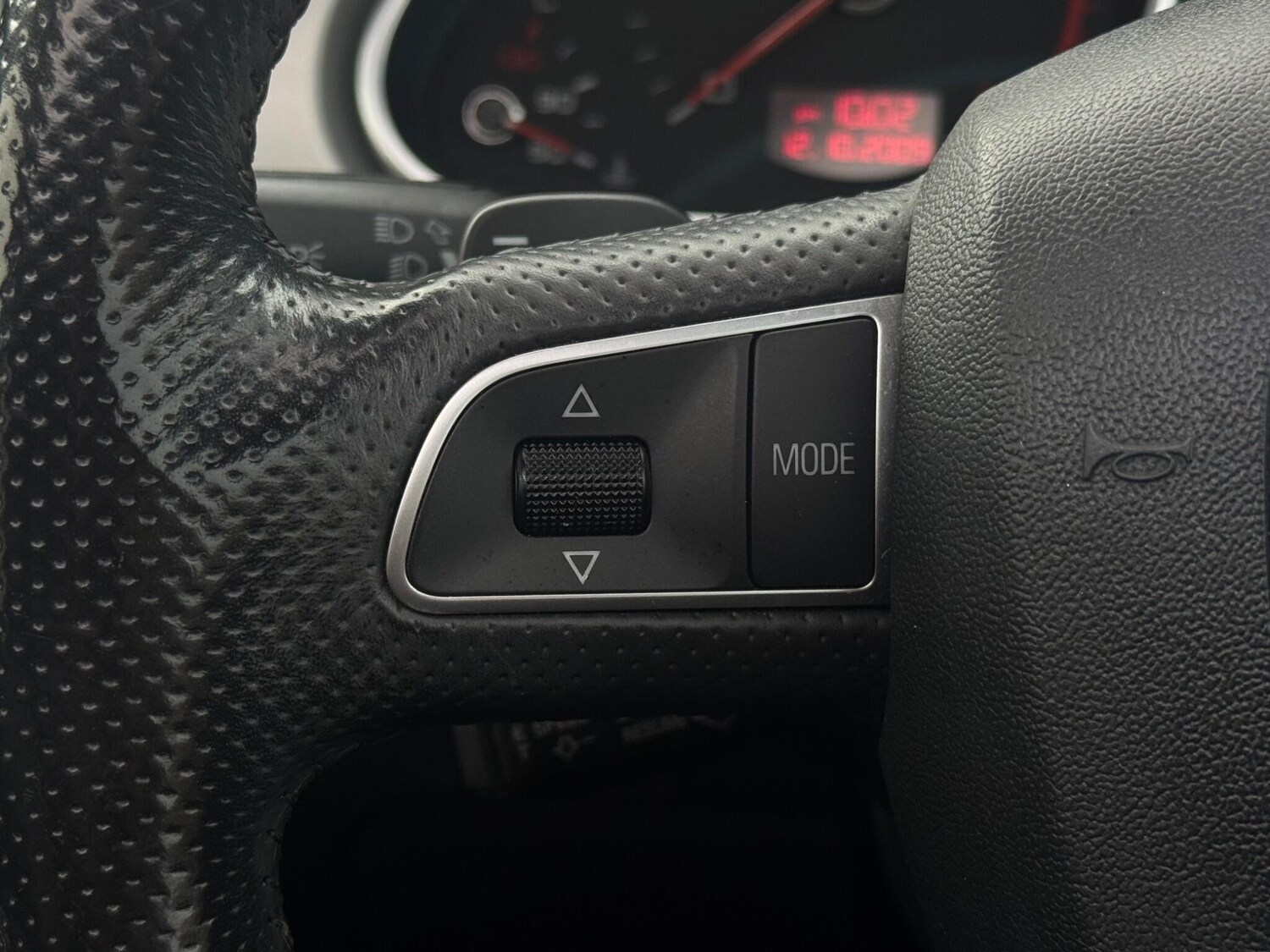 Used Audi Q7 2010 for sale - 77215471: Photo 39