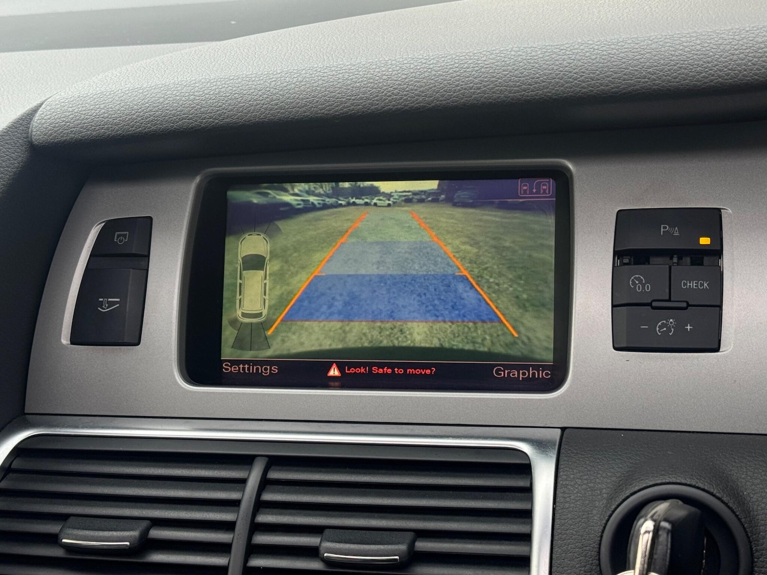 Used Audi Q7 2010 for sale - 77215471: Photo 49