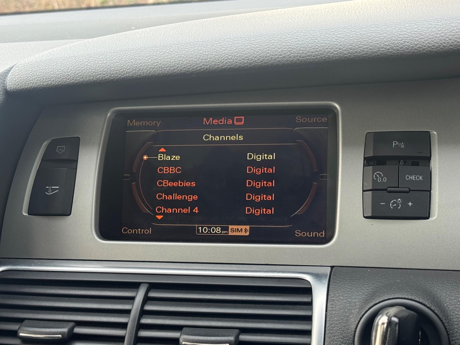 Used Audi Q7 2010 for sale - 77215471: Photo 52