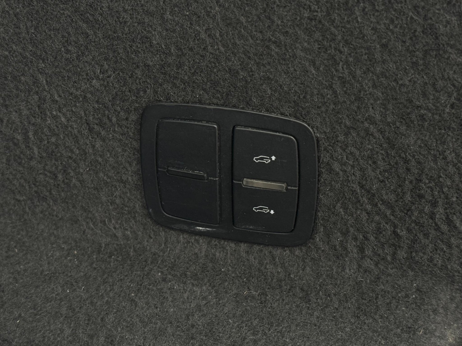 Used Audi Q7 2010 for sale - 77215471: Photo 75