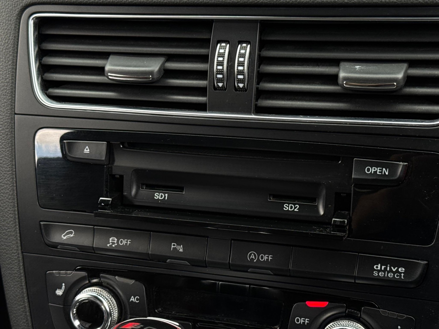 Used Audi Q5 2014 for sale - 77015577: Photo 44