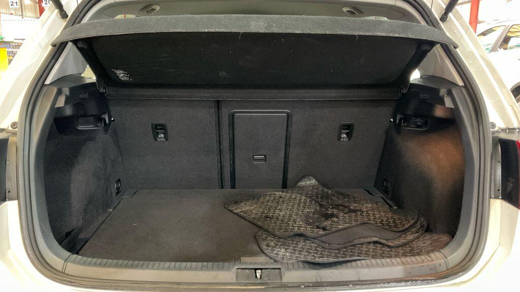 Used Volkswagen Golf 2017 for sale - 76389102: Photo 10