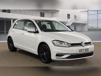 Used Volkswagen Golf 2017 for sale - 76389102: Photo