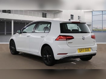 Used Volkswagen Golf 2017 for sale - 76389102: Photo