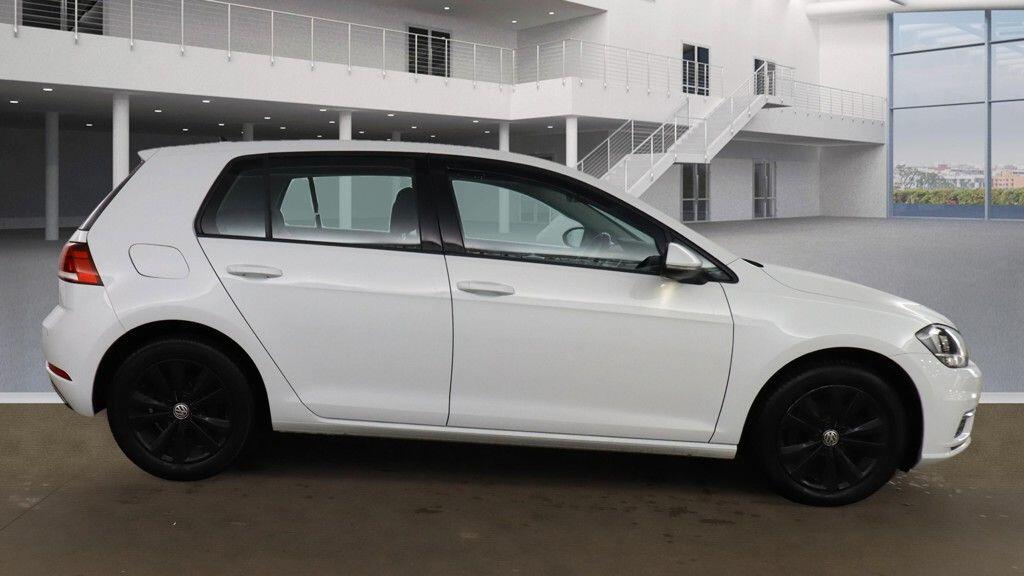 Used Volkswagen Golf 2017 for sale - 76389102: Photo 5