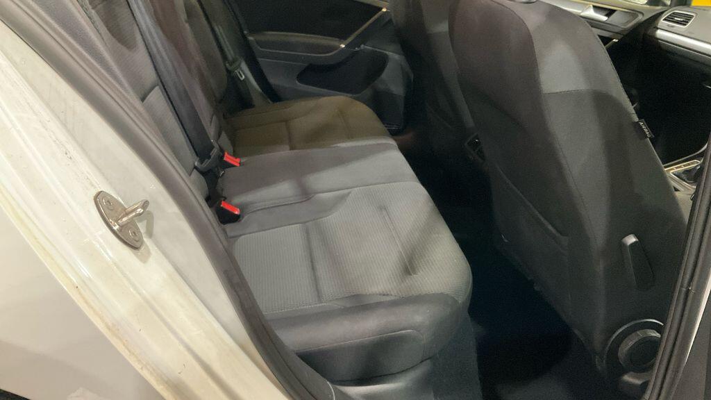 Used Volkswagen Golf 2017 for sale - 76389102: Photo 8