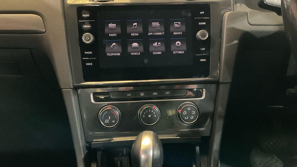 Used Volkswagen Golf 2017 for sale - 76389102: Photo 9