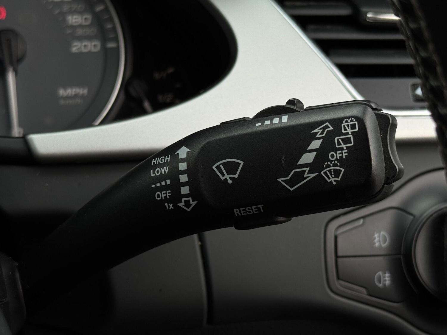 Used Audi A4 2011 for sale - 76988561: Photo 35