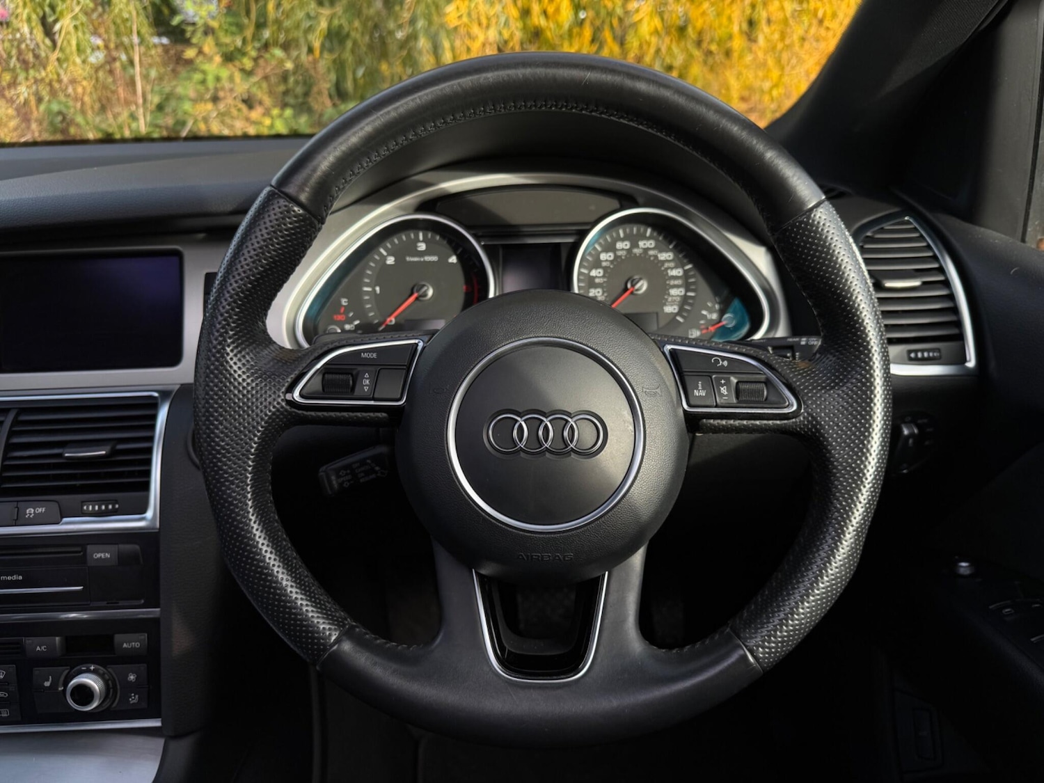 Used Audi Q7 2014 for sale - 76359892: Photo 34