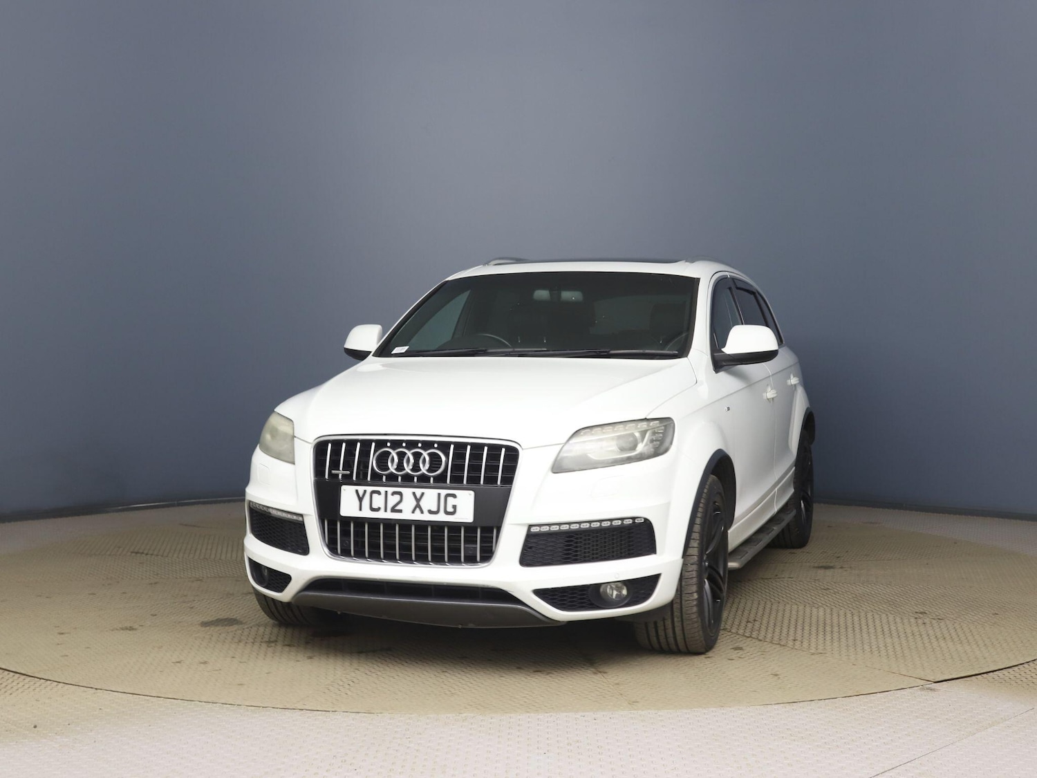 Used Audi Q7 2012 for sale - 76886315: Photo 2