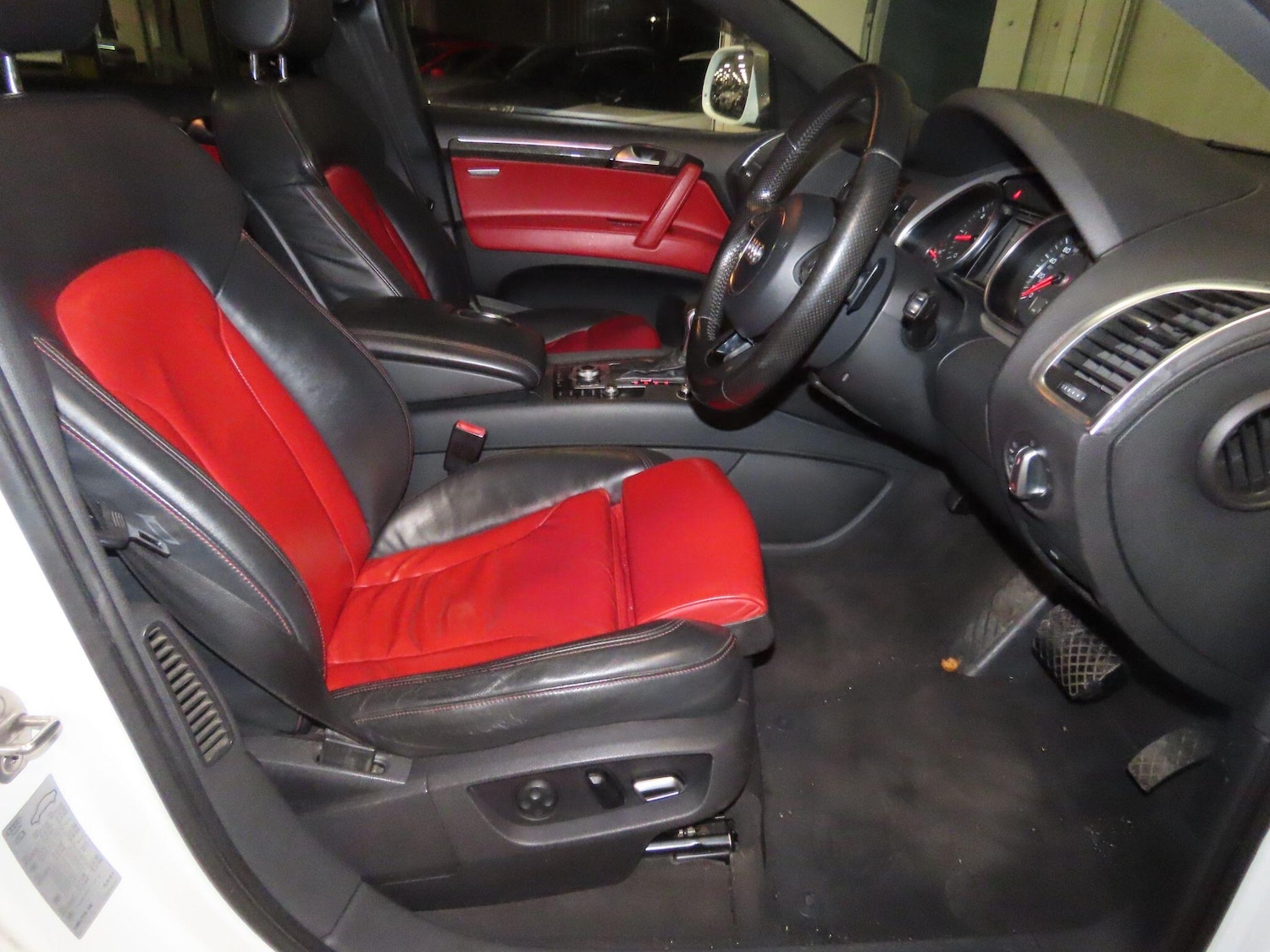 Used Audi Q7 2012 for sale - 76886315: Photo 9