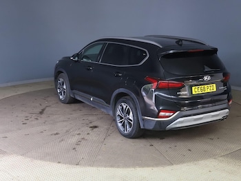 Used Hyundai Santa Fe 2018 for sale - 76226689: Photo 4