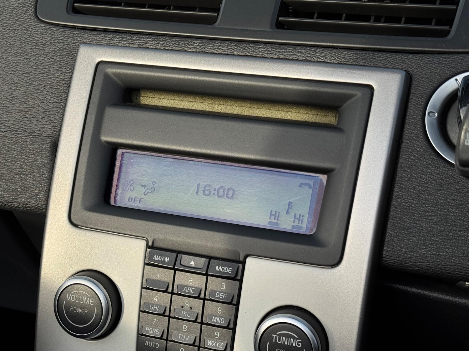 Used Volvo C70 2010 for sale - 76371228: Photo 35