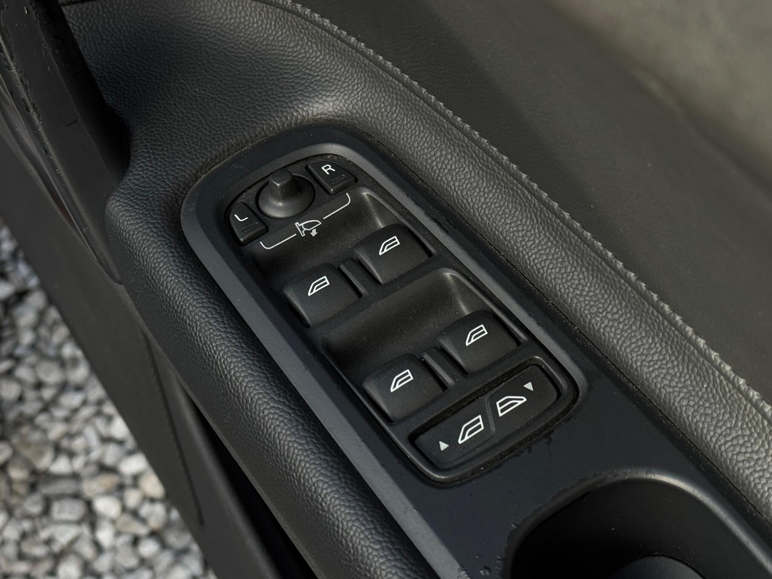 Used Volvo C70 2010 for sale - 76371228: Photo 45