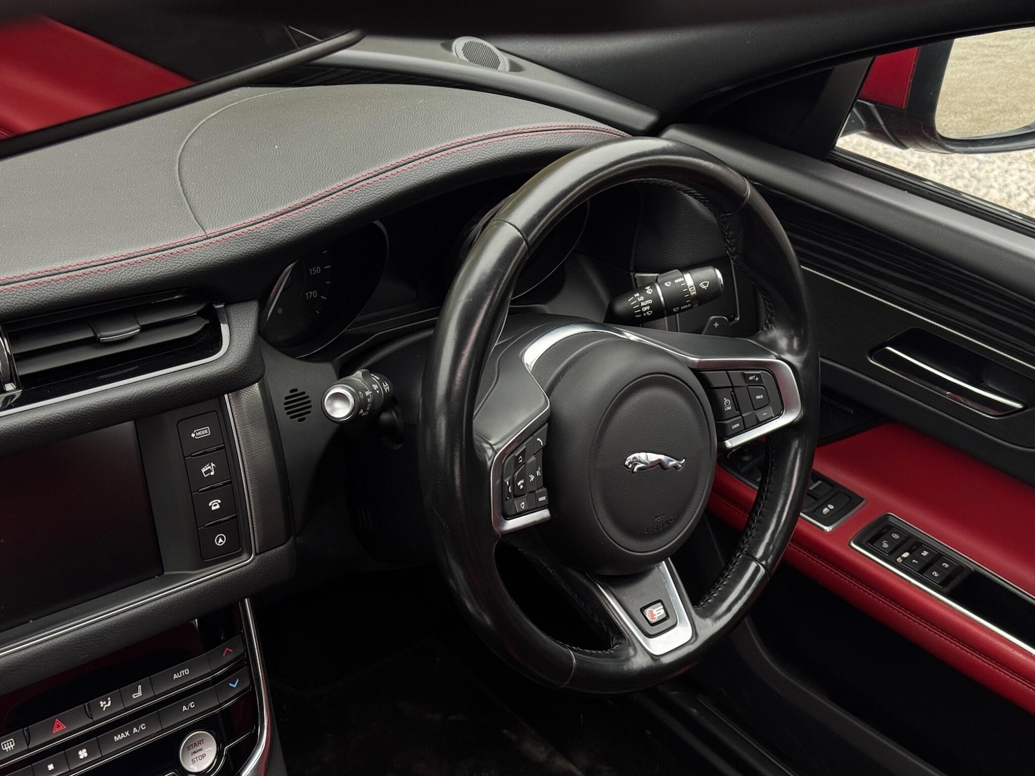 Used Jaguar XF 2016 for sale - 77657454: Photo 33