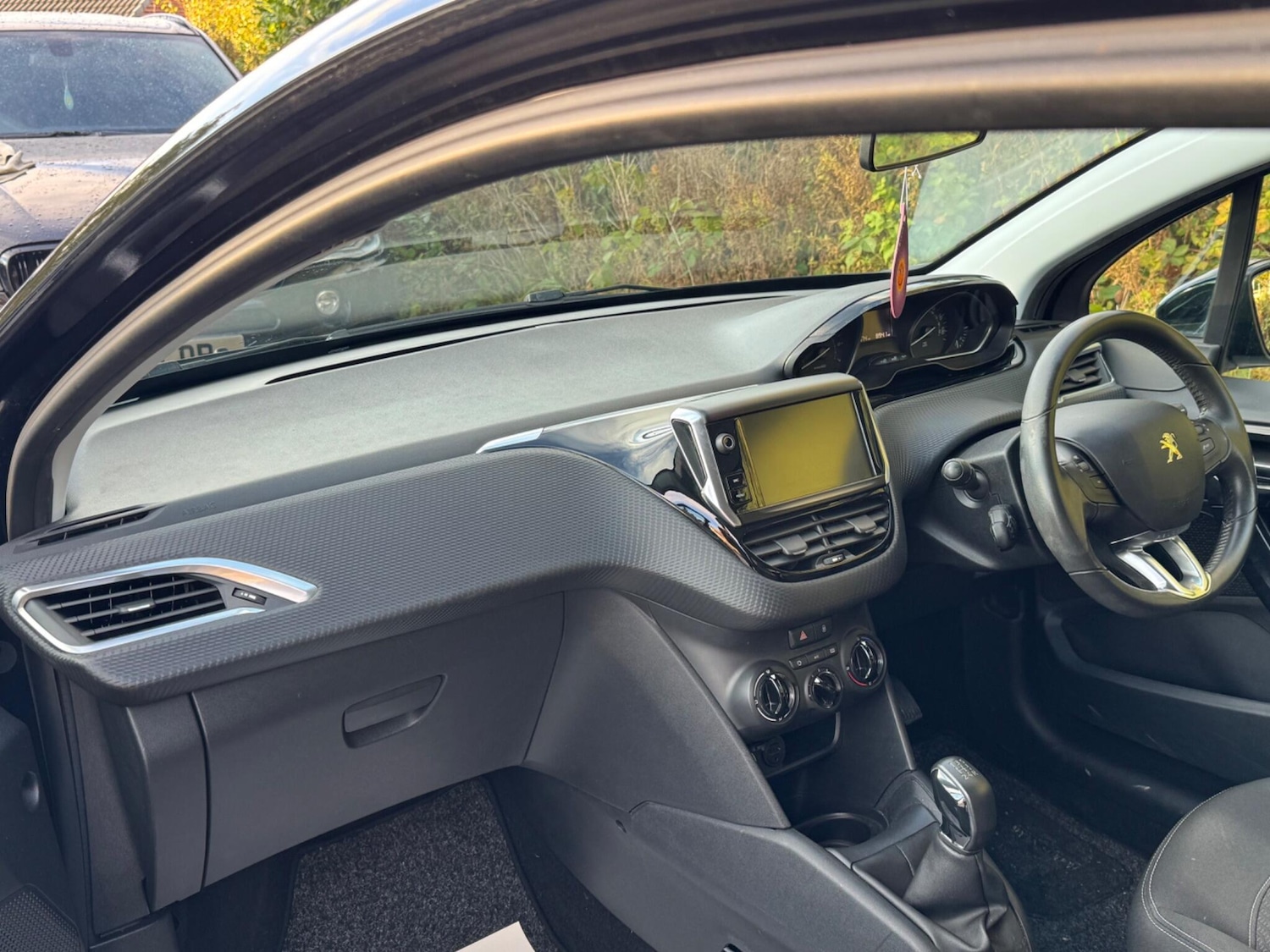 Used Peugeot 208 2017 for sale - 77030024: Photo 15