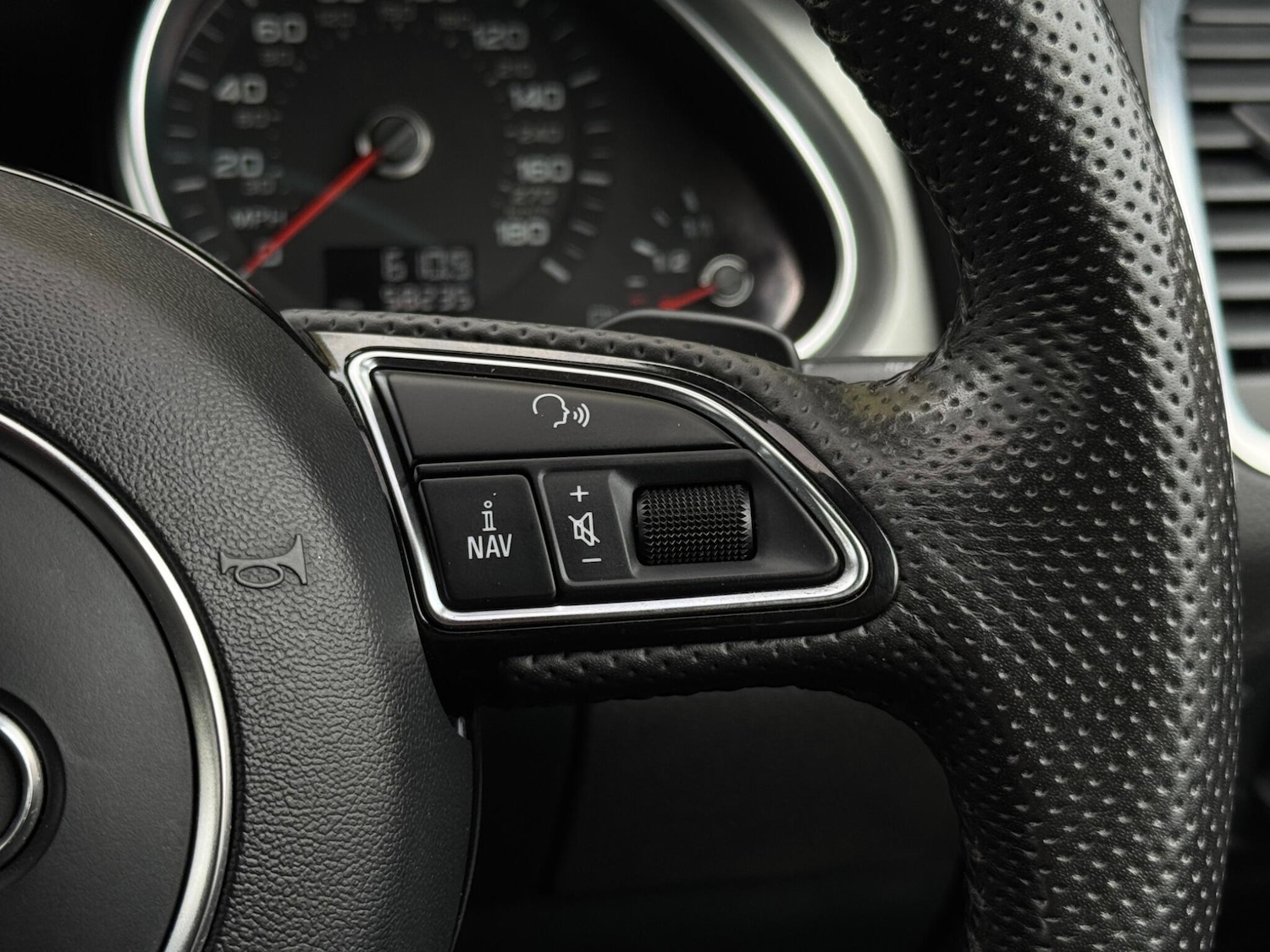 Used Audi Q7 2012 for sale - 76997656: Photo 29