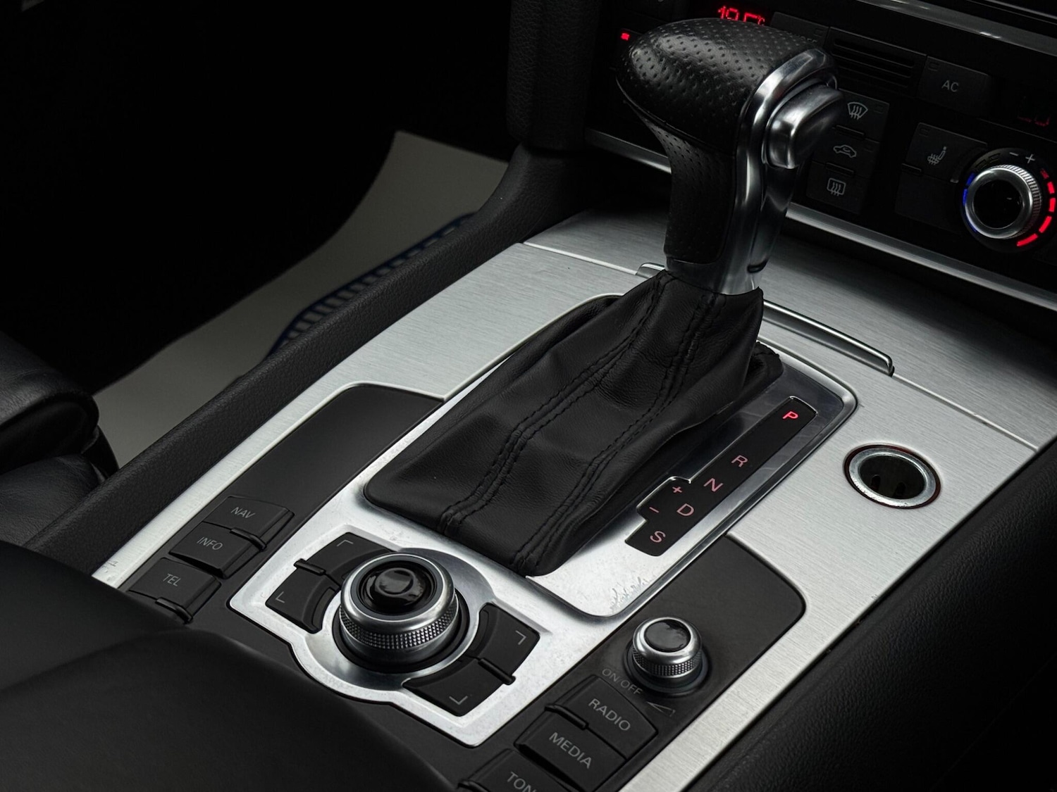 Used Audi Q7 2012 for sale - 76997656: Photo 43