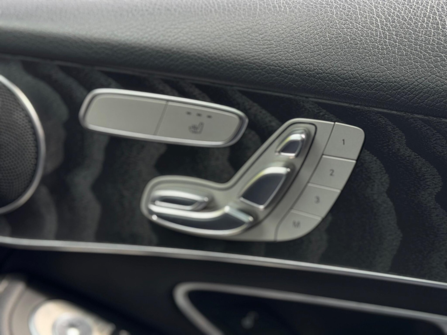 Used Mercedes-Benz GLC 2017 for sale - 76996067: Photo 31