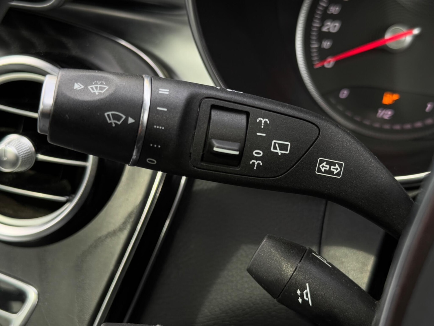 Used Mercedes-Benz GLC 2017 for sale - 76996067: Photo 37